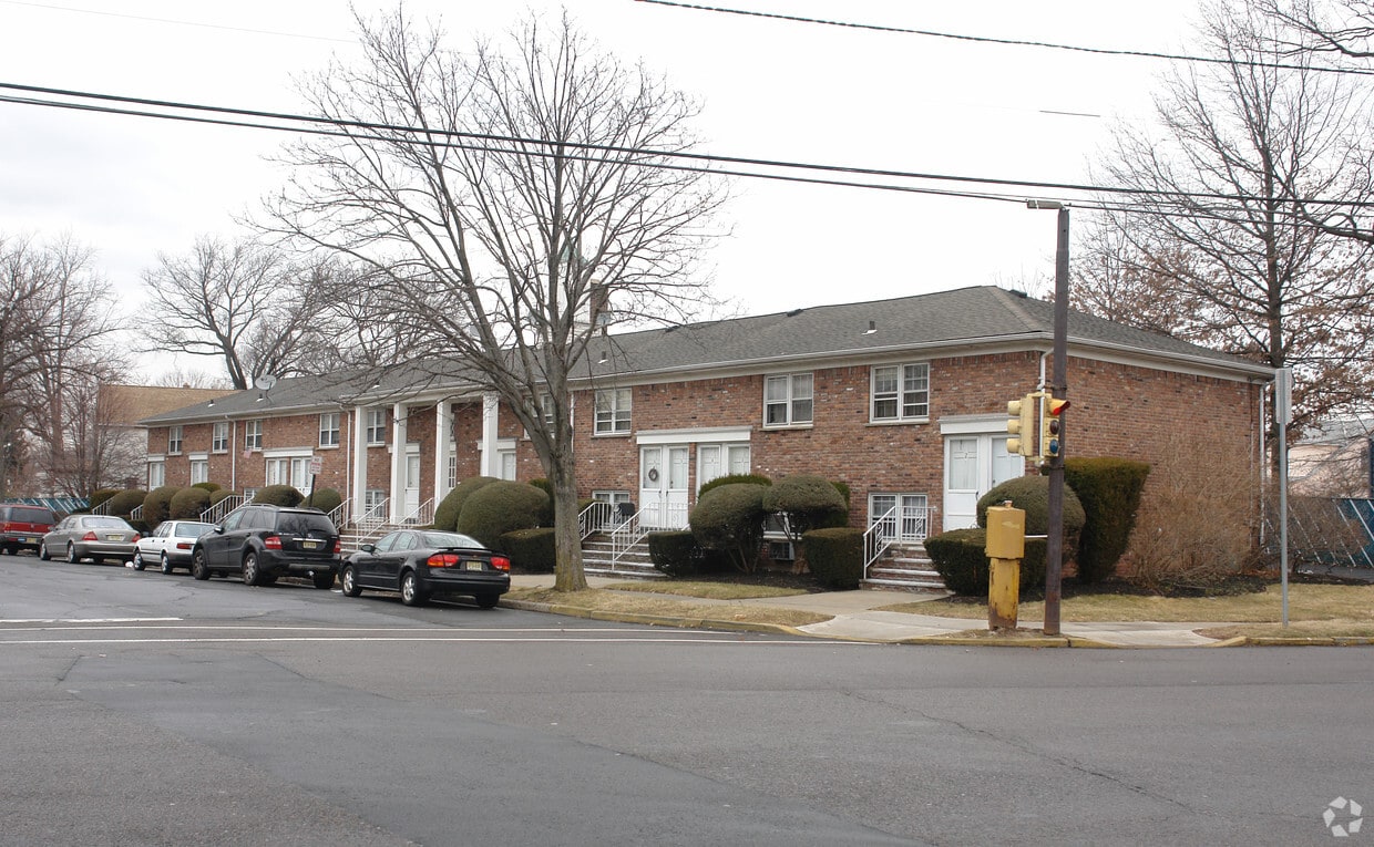 Primary Photo - 612 Ziegler Ave