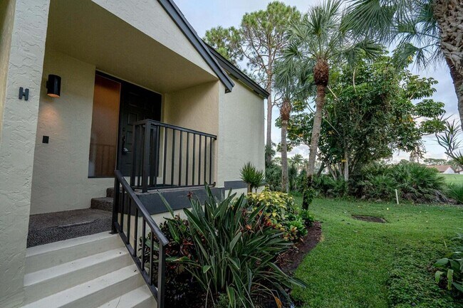 Building Photo - 3960 SW Greenwood Way