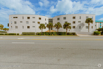 Building Photo - 601 N Miramar Ave