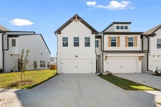 Building Photo - 64 Auburn Wds Dr
