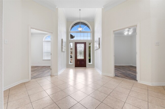 Building Photo - 9535 Empress Crossing Dr