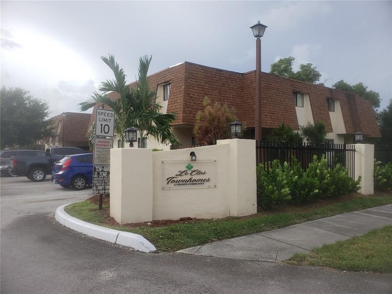 Primary Photo - 105 San Remo Blvd