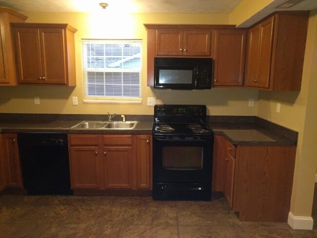 Building Photo - 1527 Lynch Ln