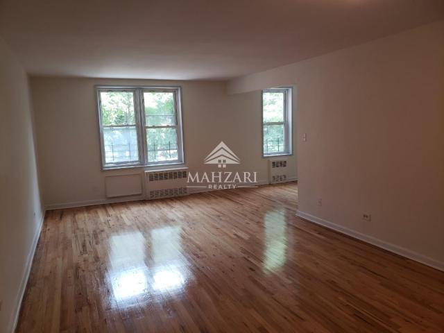 Foto del edificio - 1 bedroom in FLUSHING NY 11354