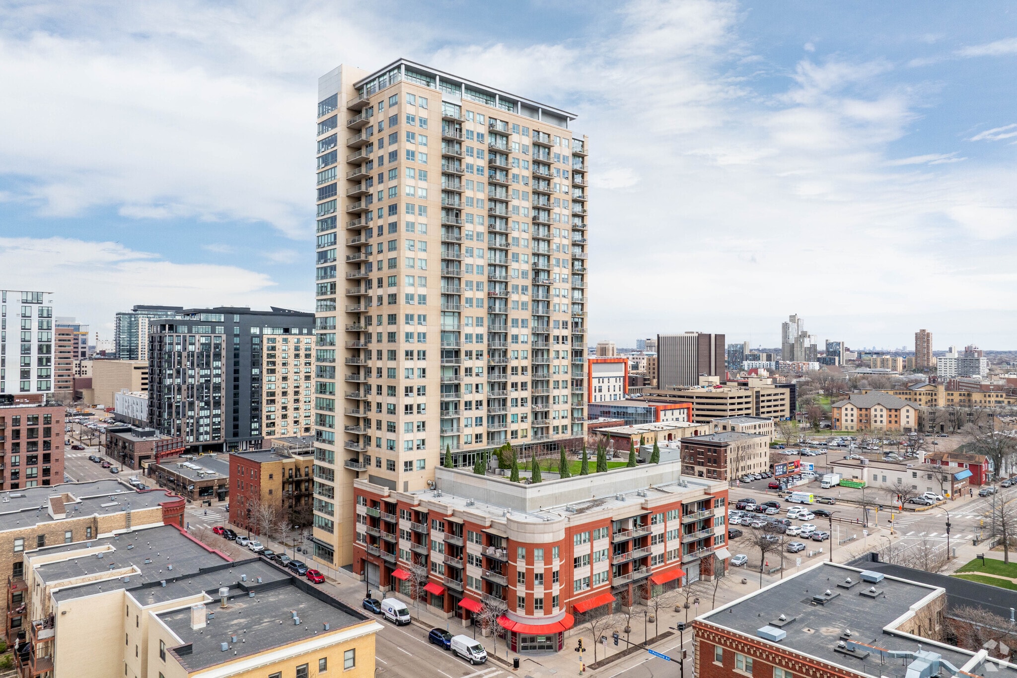 Skyscape Condominiums - 929 Portland Ave S Minneapolis, MN 55404