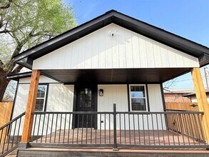 Building Photo - 5909 NW 40th St