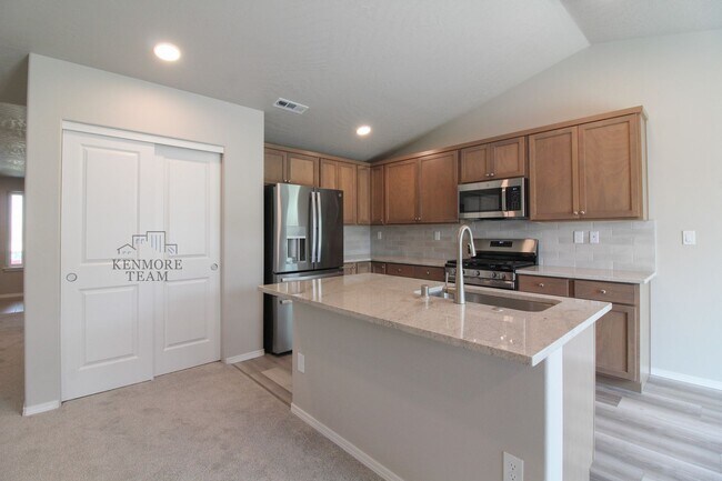 Foto del edificio - 3 Bedroom, 2 Bath 1402 sqft Home in Kennewick