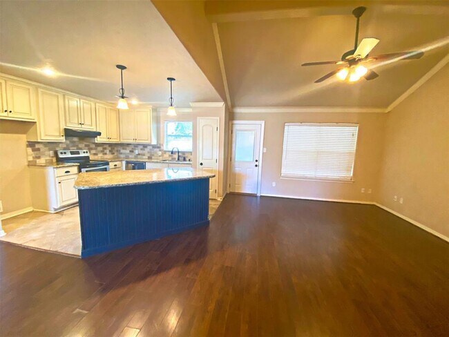 Foto del edificio - 16318 Long Valley Ct