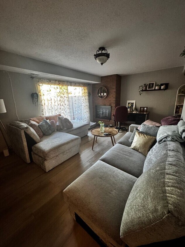 Foto principal - Spacious 2BR Condo in Denver
