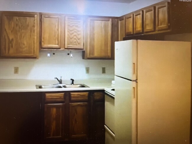Foto del edificio - Weida Apartments – 500 N River Rd
