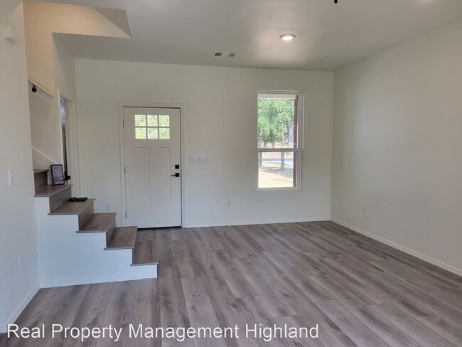 Building Photo - 3 br, 2.5 bath House - 1202 North Mystic D...