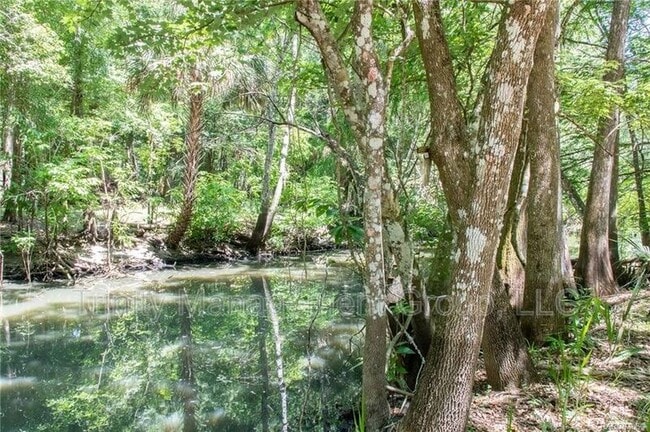 Foto del edificio - 217 S Tuck Point