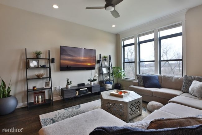 Building Photo - 3 br, 5 bath Townhome - 593 W 2nd