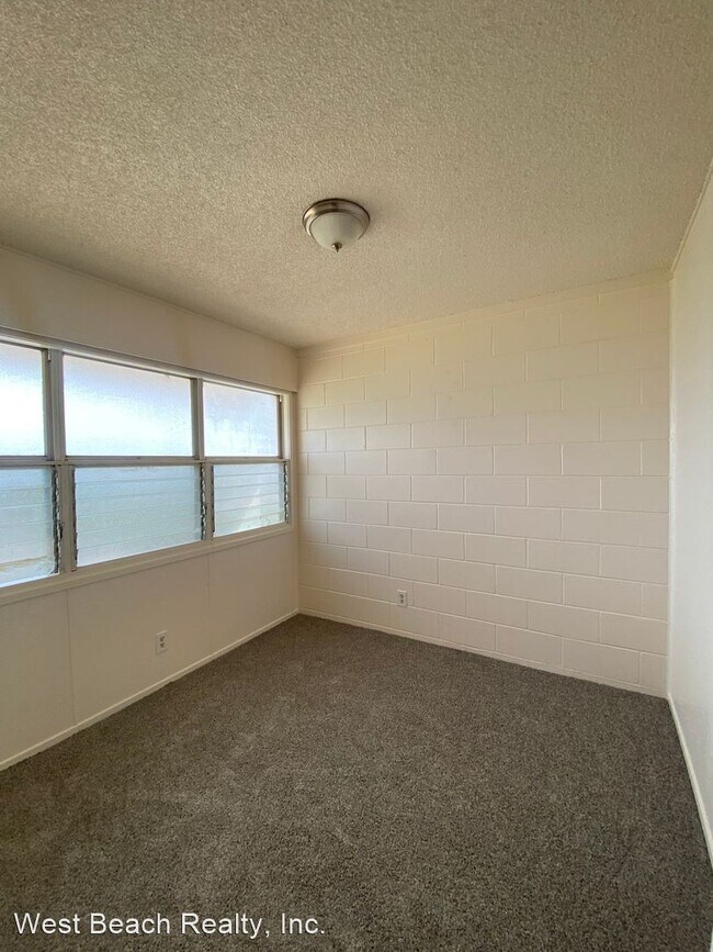 Building Photo - 3 br, 1.5 bath House - 85-156 Ala Walua St...