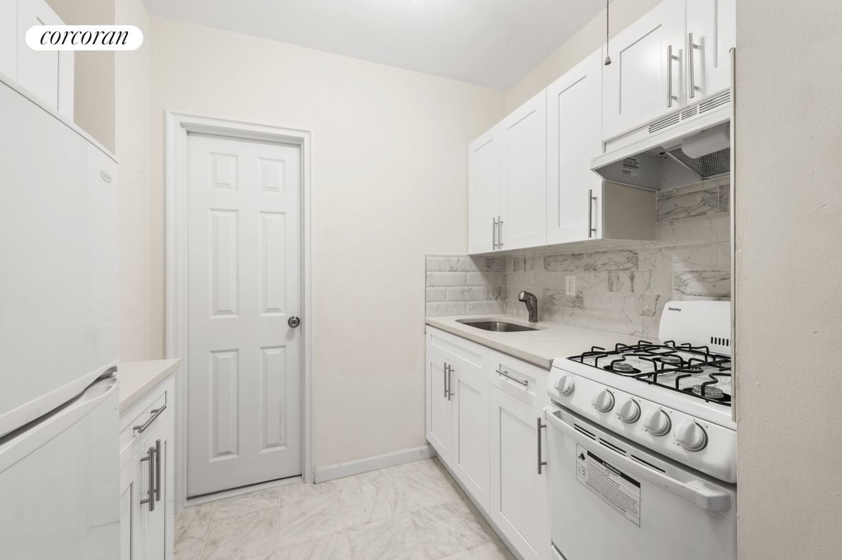 Foto del edificio - 421 E 78th St