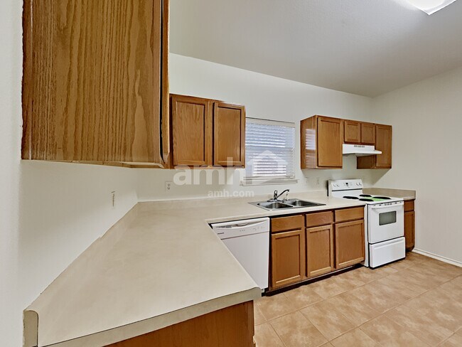 Foto del edificio - 2915 Encino Riv