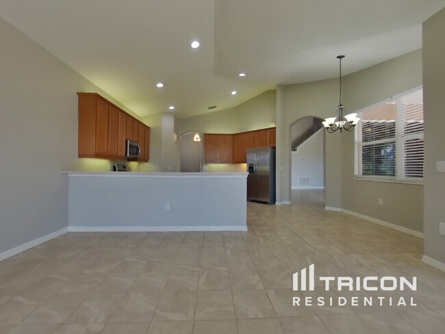 Foto del edificio - 12305 Aster Ave