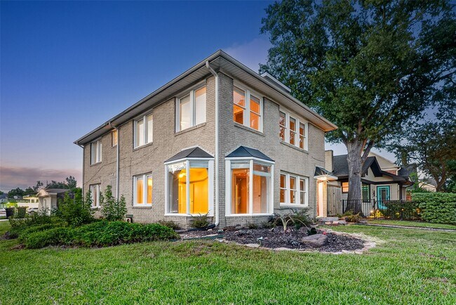 Foto del edificio - 1758 Hawthorne St