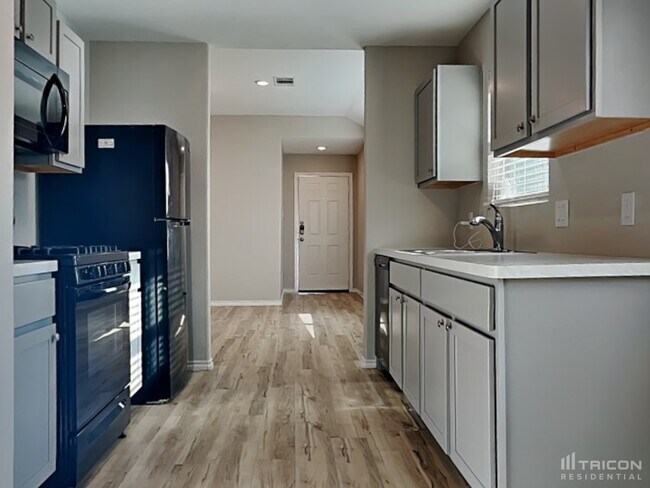Foto del edificio - 17588 Rosewood Manor Ln