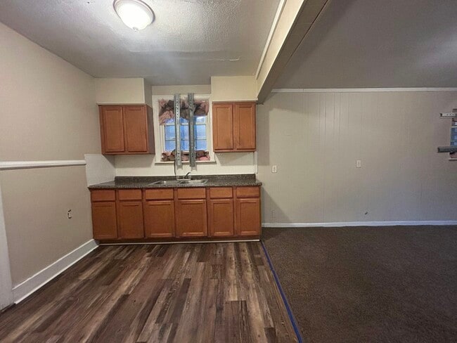 Building Photo - 11490 Laing St