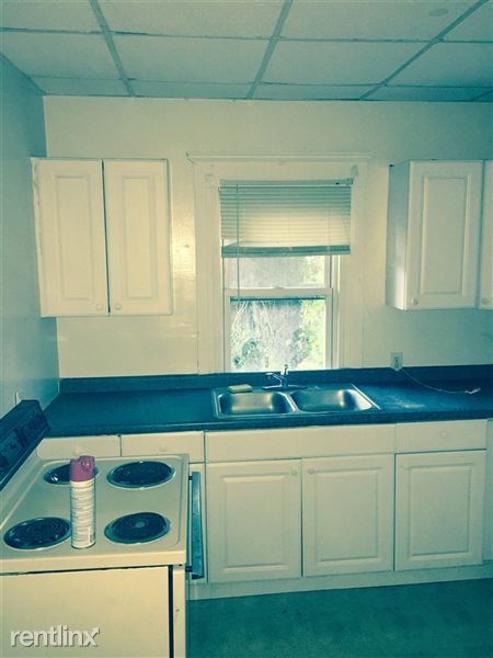 Primary Photo - 411 Pleasant St