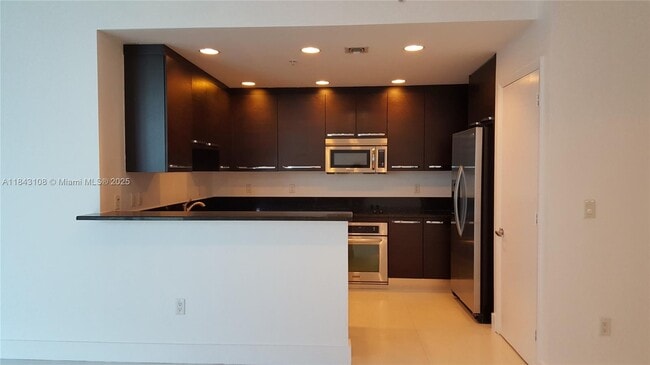 Building Photo - 3030 NE 188th St