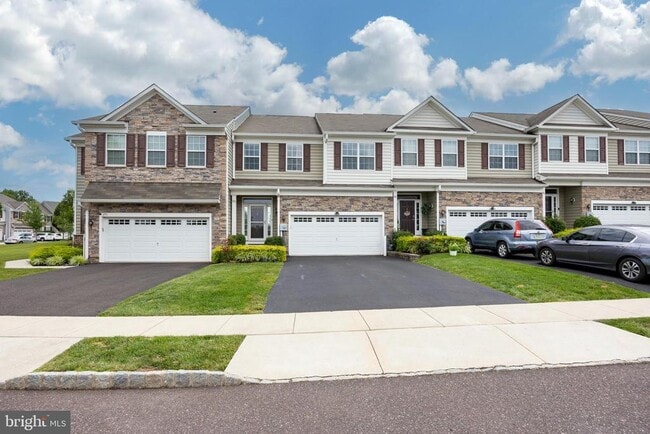 Building Photo - 253 Fairfield Cir W