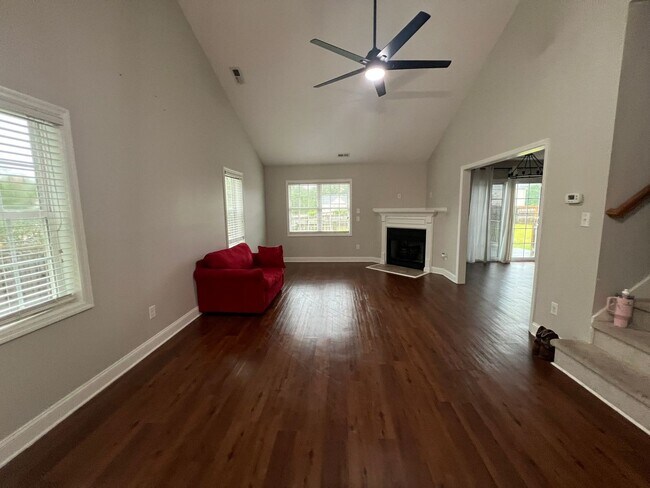 Foto del edificio - 314 Springcreek Ct