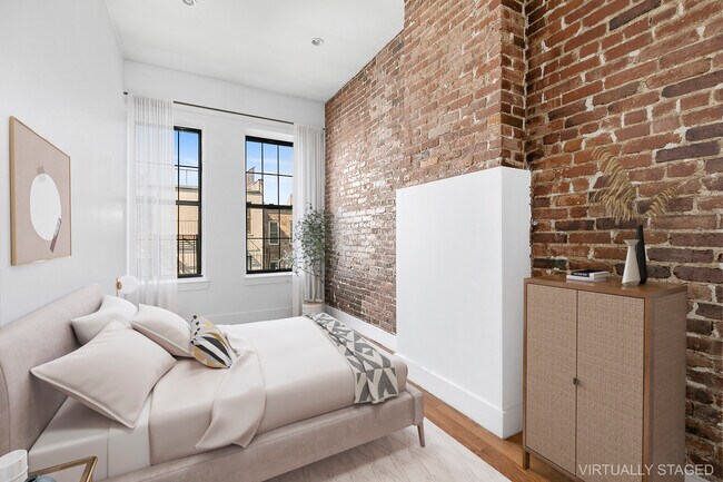 Building Photo - 861 Halsey St