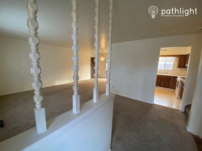 Building Photo - 1117 Moffat Cir