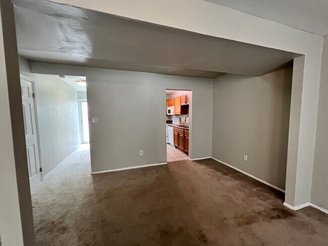 Foto del edificio - 3 bedroom Townhome in Portsmouth