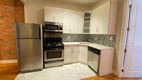 Foto del edificio - 784 MacDonough St