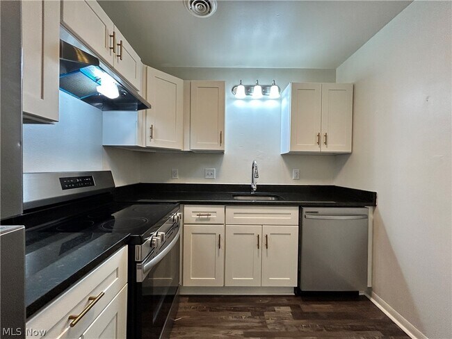 Building Photo - 4313 Earl Dr