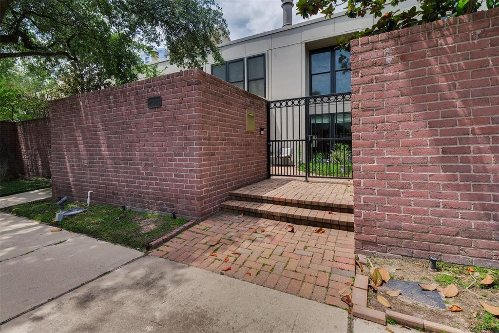 Foto principal - 2324 Steel St