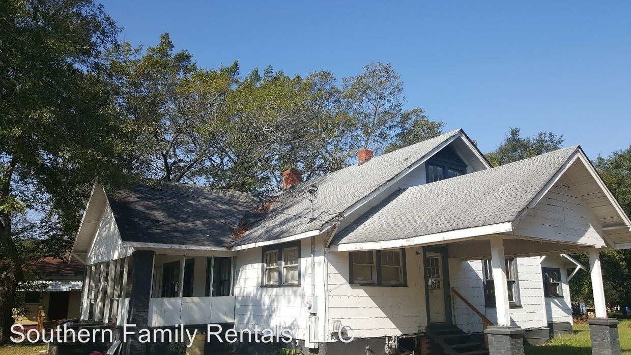 Building Photo - 4 br, 1.5 bath House - 211 W Mary st