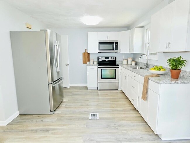 Photo - 21 Saratoga Rd Townhome