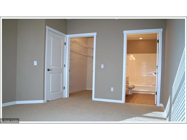 Building Photo - 1070 Grandview Ct NE