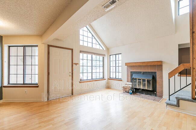 Building Photo - 5908 Gunbarrel Ave