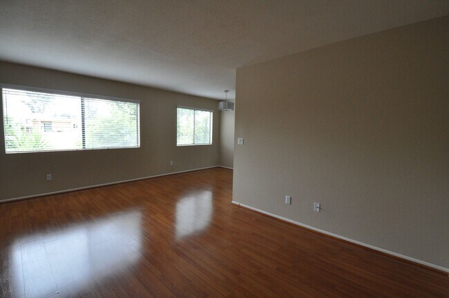 Foto del edificio - 14033 Bessemer St