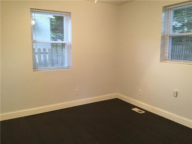 Building Photo - 1316 Bullens Ln