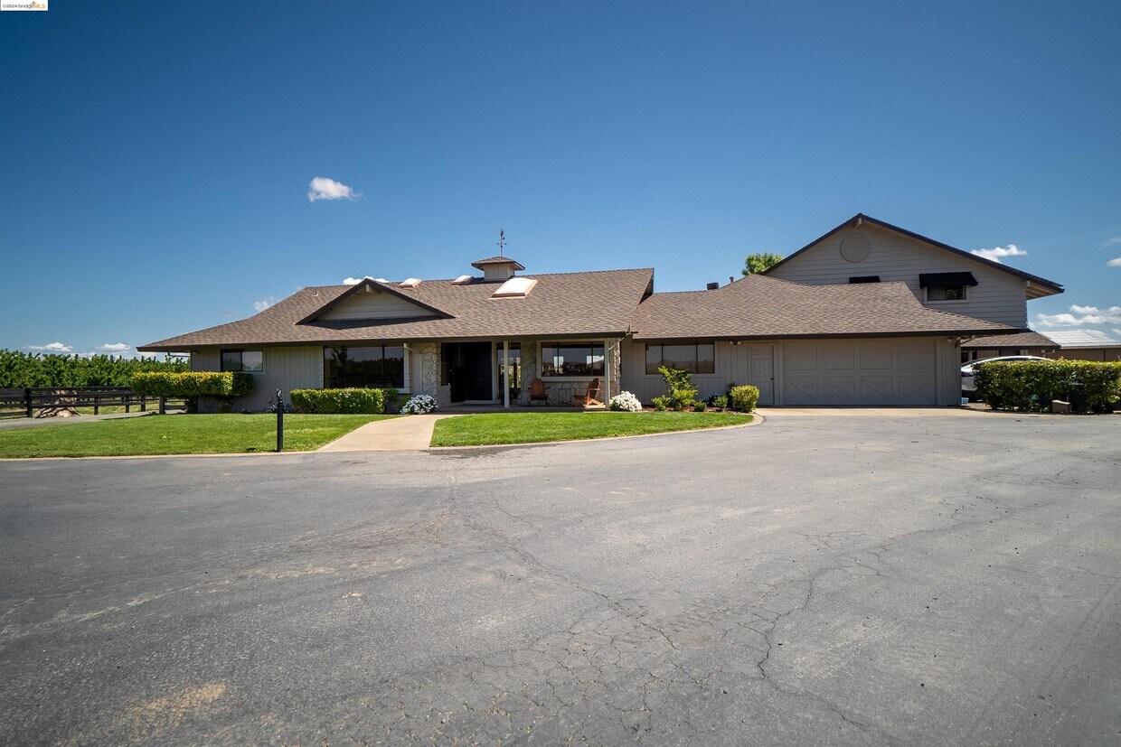 Foto principal - 2650 Sellers Ave