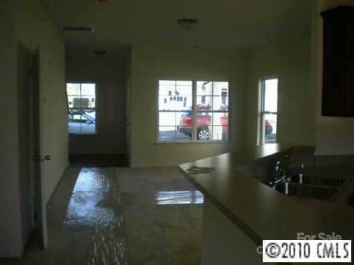 Foto del edificio - 9705 Turning Wheel Dr