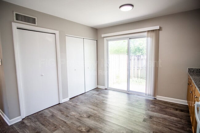 Building Photo - 108 Louella Dr