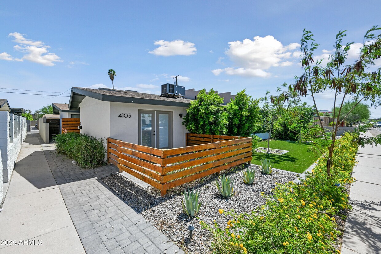 Foto principal - 4103 E Moreland St