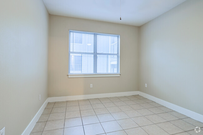 1BR, 1BA - 712SF - Bedroom - M Station