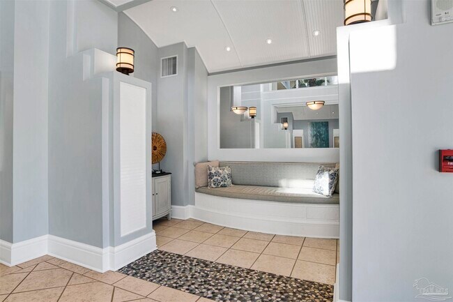 Building Photo - 645 Lost Key Dr