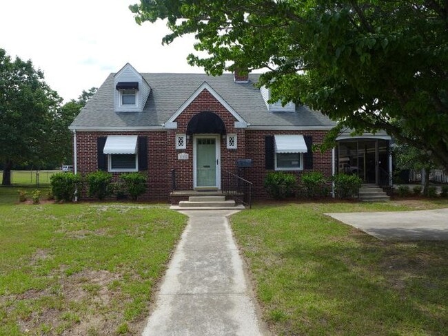 Building Photo - 205 N Caswell St