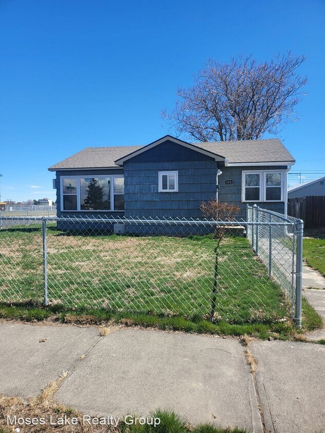 2 br, 1 bath House 1003 West Cascade House Rental in Moses Lake, WA