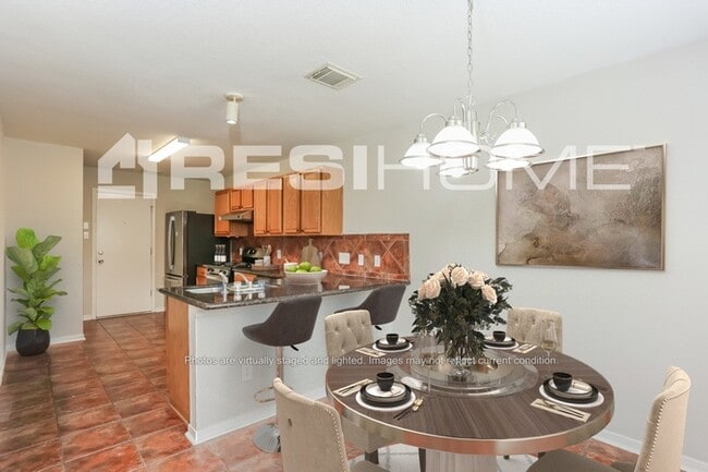 Foto del edificio - 4906 Drew Forest Ln