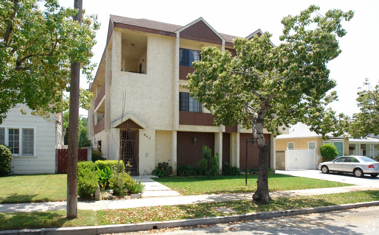 Primary Photo - 642 W Dryden St